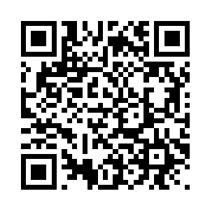 一边通过对讲机联络派出所里的同僚二维码生成