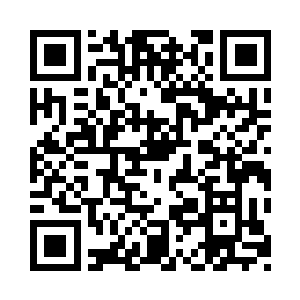 一连串的爆炸在他身后像烟花般炸开……二维码生成