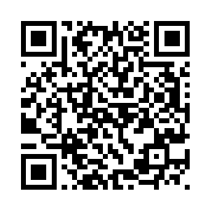 一道人影凭空出现在他的枪芒面前二维码生成