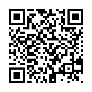 一道成人手臂粗细的闪电从云层中探出二维码生成