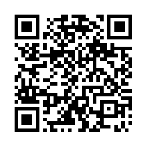 一道道波纹在黑袍上层层叠叠地堆积二维码生成