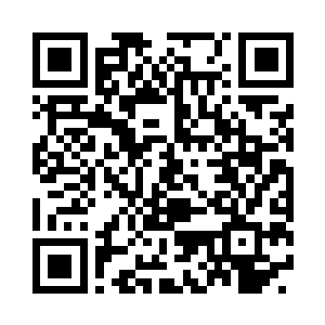 丁二狗看着跟在自己身边送他的酒井惠子二维码生成