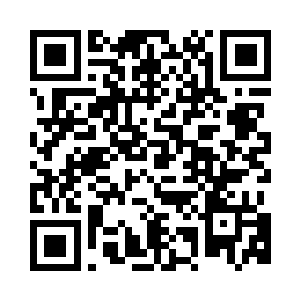 丁长生和秦墨站在别墅前的草坪上二维码生成