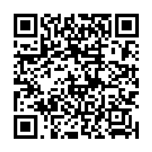 丁长生坐进了一处有围栏的包厢里接通了刘振东的电话二维码生成