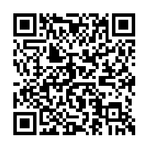 三下五除二将两个岛国鬼子的衣服穿在自己身上二维码生成