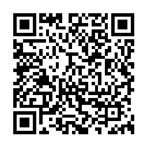 三人只能是一起瞪大了眼睛盯着走上台的战如意二维码生成