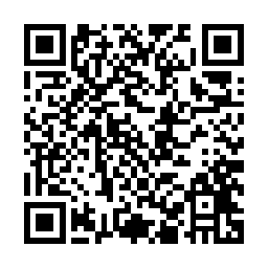 三人能感觉到那些剧烈摩擦的粉尘中渐渐积蓄出了巨大的能量二维码生成