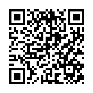 三人自以为很完美的躲过粉丝的包围二维码生成