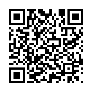 三座高塔上就能显示一个个清晰的画面二维码生成