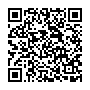 上千架机甲或傲然挺立或开启反重力系统悬浮在空中二维码生成