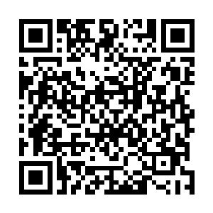 上官幕儿脑中情不自禁的想起了还在天元大陆的上官傲剑二维码生成