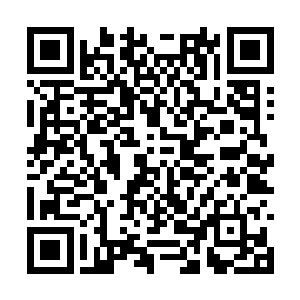 下楼到厨房给两位还在贪睡的小美女准备爱心早点二维码生成