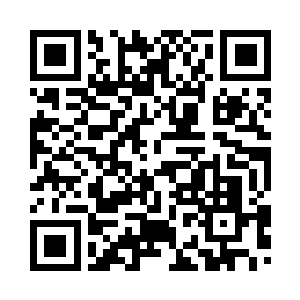 下面的一个人穿着机械圣衣的画上二维码生成