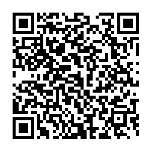 不一会我们就在暴风雨雷电乱闪的区域找到了一位气质卓然的年轻女仙二维码生成