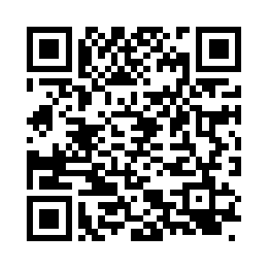 不断的有大海里的鱼类在它远处游去二维码生成