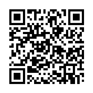 不时地抬头从玻璃窗看一眼里面躺着安少二维码生成