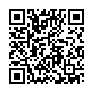 不知道什么时候出现了一位老者和年轻少女二维码生成