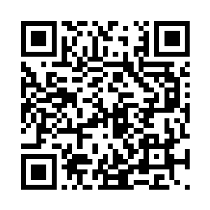 不过从她略微动了一下的眼神中我能看得出来二维码生成