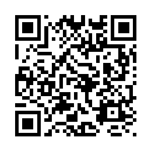 不过当盖头用的红布吴婶一直留着二维码生成