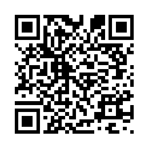 不过艾米丽只失态了一瞬就收住了二维码生成