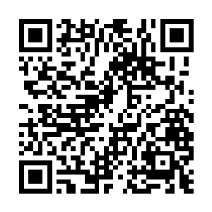 不过这个事情是不能够当着商云他们的面说出来的二维码生成