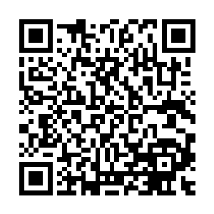 与此同时江少游却感觉自己的手心里好象被塞入了一个气泡似的二维码生成