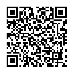东方浩然没有停顿直接一个翻身跳到了两个黑衣人的背后二维码生成