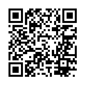 两个人从相对而坐变成了并排坐在了一起二维码生成