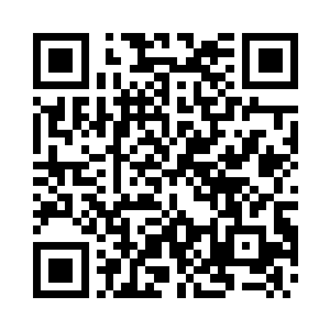 两个人在车顶奔跑居然没有受到一点影响二维码生成