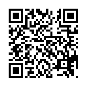 两个人的手臂似乎都不是他们自己的了二维码生成