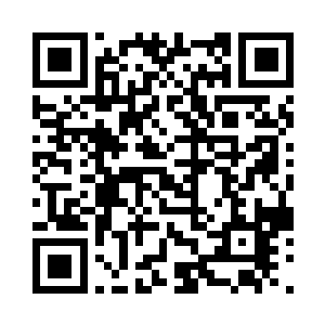 两个混混毫不客气把女人的包抢了过来二维码生成