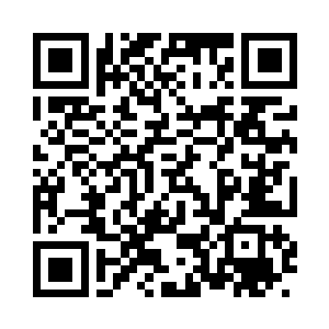 两个肉盾亲兵捧着尺厚的免死卷来了二维码生成