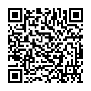 两人从小吃一条街不行来到了亿星电影院的门口二维码生成