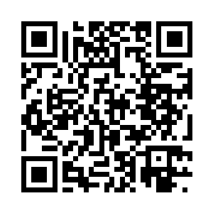 两人坐在车后谈论着属于他们的话题二维码生成