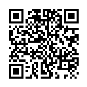 两人就这么手挽着手一起进入了教室二维码生成