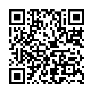 两人走到走马街拆迁工作领导小组办公楼前二维码生成