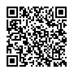 两只巨大的狼牙棒狠狠的敲击在铠甲的腰身之上二维码生成