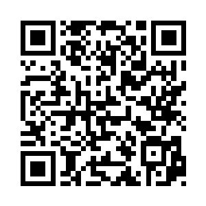 两名西装男子看着海棠的背影消失在拐角处二维码生成