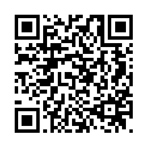 中年人也没有停留太长的时间就离开二维码生成