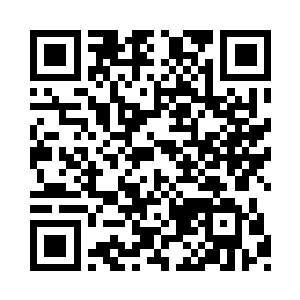 中年人努力的让自己的嘴角看起来不那么抽搐二维码生成