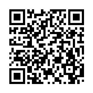 中间的那一桌人地位显然是最高的二维码生成