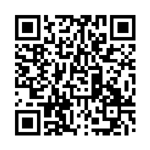 丰田轿车已经一头扎进宽阔的大楼地下停车场二维码生成