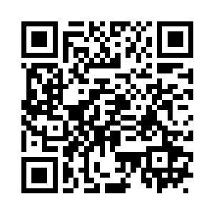 为男子的周身镀上了一层金色的光晕二维码生成