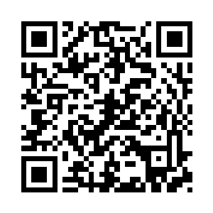 为首的是一名穿着警裙身材高挑火爆的女警官二维码生成