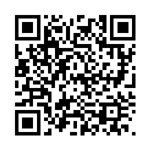 丽娘和冰梅根本没理会这个野人青年二维码生成