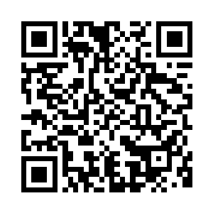 乃是一个穿着黑白两色的斗篷男子二维码生成