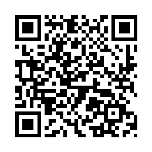 也不知道是吓的还是刚才被年轻人一脚踢疼了二维码生成