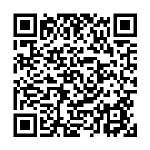 也就是上次夏云杰去伦敦飞机上遇到的两位女孩子的合照二维码生成