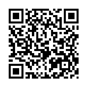 于是他不服气地又切了一块举起来给她二维码生成