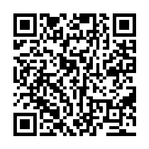 于是叶凡不得不再次地打断那个正作着深情告白的小男生二维码生成